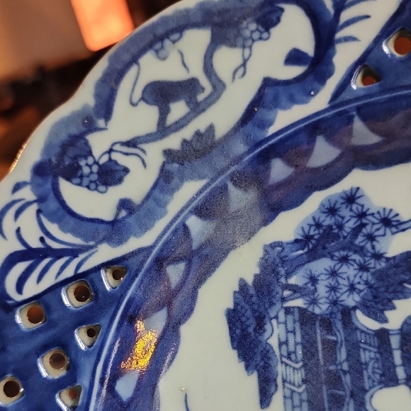 Vintage Porcelain Asian Countryside Blue and White Reticulated Decorative Plate - Picture 11 of 11